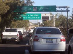 El ingreso carretero con más presencia vehicular este lunes fue la Carretera Nogales-Prolongación Vallarta.  /