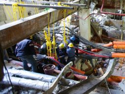 El rector de la Universidad indica que los universitarios estuvieron presentes para brindar su apoyo a los peritos. EFE /