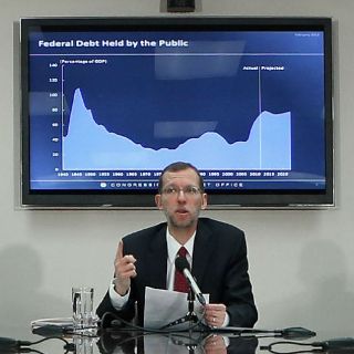 Prevén que déficit de EU bajará del billón de dólares en 2013