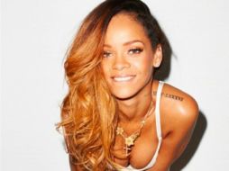 Instagram es la red donde continuamente la intérprete de ''Diamonds'' sube sus fotos sensuales. ESPECIAL /