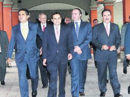 De izquierda a derecha: Silvano Aureoles (PRD), Ernesto Cordero (PAN), Luis Villarreal (PAN), E. Gamboa (PRI) y Miguel Barbosa (PRD). NTX /