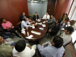 Osorio Chong, se reunió con el gobernador de Guerrero y con integrantes los grupos de autodefensa. TOMADA DE @osoriochong  /