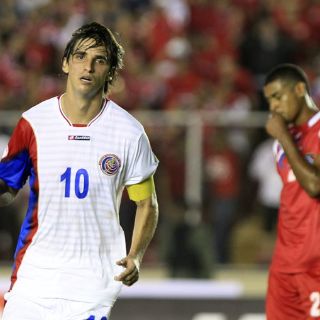 Costa Rica rescata el empate 2-2 ante Panamá