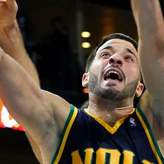 Vásquez corta la racha perdedora de los Hornets