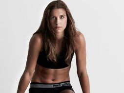 Alex Morgan, delantera que fue reconocida como mejor futbolista de EU en 2012, también se caracterizó de una estrella del pop. ESPECIAL /