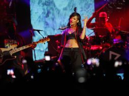 Rihanna será una de las invitadas a la gala, está nominada y presentará un número musical. ARCHIVO /