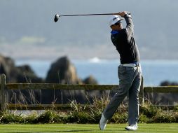 Hunter Mahan tomó el liderato del torneo en Pebble Beach. AP /