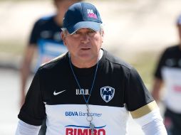 Víctor Manuel Vucetich ve a Chivas como un rival de poco nivel en comparación a su equipo. MEXSPORT /