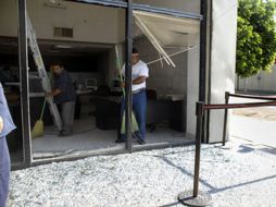 El Siglo de Torreón, que ha sido víctima durante los últimos años de amenazas y atentados (como en la imagen), no se ha pronunciado. ARCHIVO /