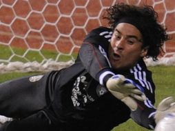 ''Memo'' Ochoa suma dos mil 41 minutos; ha visto perforada su meta en 31 ocasiones. ARCHIVO /