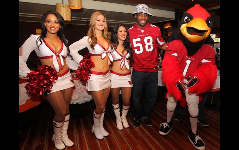 Los Cardenales y su grupo de animación de visita en Guadalajara.  /