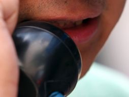 La recomendación de la autoridad para este tipo de llamadas amenazantes es colgar y contactar a la familia. ARCHIVO /