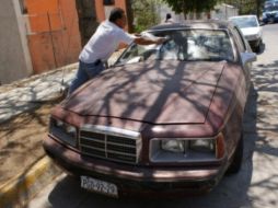 El proceso de retiro se lleva a cabo mediante una notificación a los dueños de los carros. ESPECIAL /