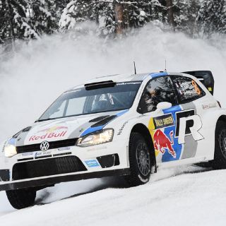 Ogier se mantiene líder en Suecia