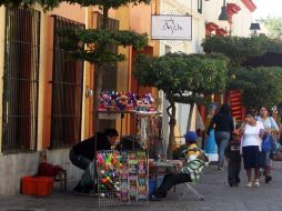 Otorgar 92 licencias crea 140 vacantes de empleo. ARCHIVO /