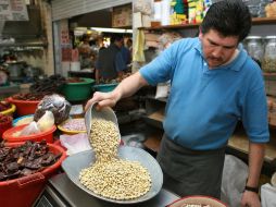 La Profeco pondrá mayor atención a los precios y calidad de los productos elementales para el sustento de las familias trabajadoras. ARCHIVO /