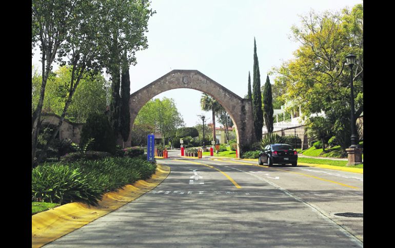 La avenida Bulevar Puerta de Hierro forma parte de un entorno que se ha vuelto conflictivo para la vialidad. EL INFORMADOR /