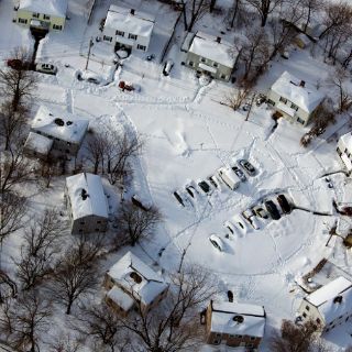 Connecticut y suburbio de NY buscan recuperarse tras tormenta