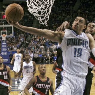 Gustavo Ayón destaca en la jornada de la NBA