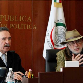 Sicilia entrega a senadores propuesta de reforma a Ley de Víctimas