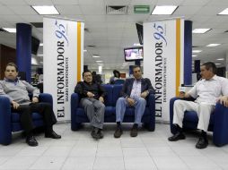 Tomás Boy (tercero de izq. a der.) charló con Jaime Gallardo, Mario Valdez y Ernesto López Mota. EL INFORMADOR /