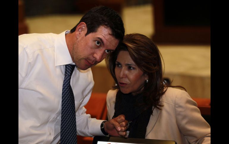 La legisladora perredista, Celia Fausto, dijo que puede existir el amparo de algunos diputados para tolerar a los ''aviadores''. ARCHIVO /