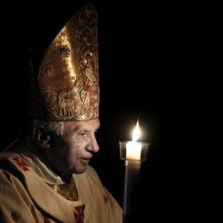 El Papa ¿''renuncia'', ''dimite'' o ''abdica''?