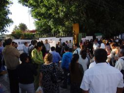 Los inconformes piden que los 143 trabajadores acordados tengan la oportunidad de escalar a un mejor ingreso,a través de evaluación. ARCHIVO /