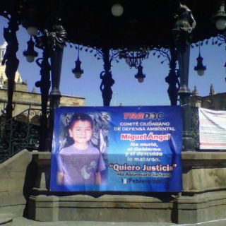 Nueva marcha por niño fallecido tras beber agua del río Santiago