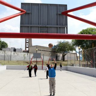 Jóvenes debaten la recuperación de espacios públicos