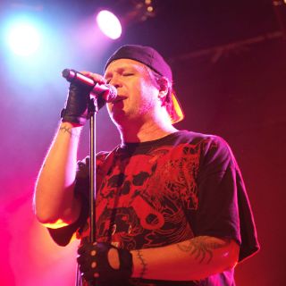 Cuca, Machingón y Volcán asaltan el Centro