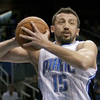 La NBA suspende a un jugador del Magic