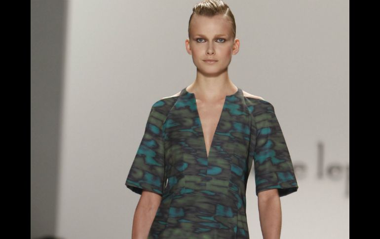 Lepore presentó una colección con un ambiente futurista, en la que incluyó su reinterpretación del estampado de camuflaje. AP /