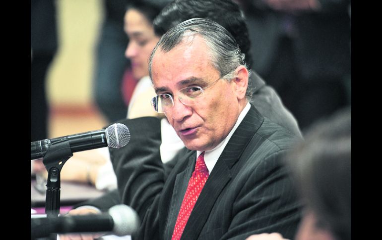 Congreso del estado. Víctor Manuel González Romero comparece ante diputados locales como parte de la glosa. EL INFORMADOR /