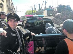 Un caso más. Ciudadanos que fueron testigos del asalto a una turista estadounidense, a tan sólo una cuadra del Congreso. EL INFORMADOR /