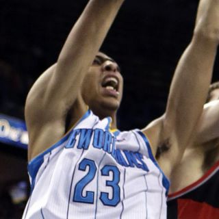 Davis destroza a los Trail Blazers