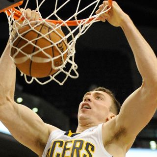 George logra un triple-doble en el triunfo de los Pacers
