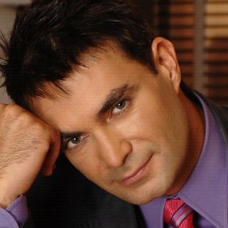 Mauricio Islas celebra 20 años de exitosa carrera