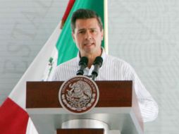 El Mandatario dialoga con cada uno de los representantes diplomáticos. ARCHIVO /