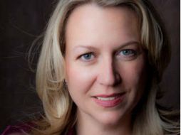 Para la estadounidense Cheryl Strayed se debe de creer en el impulso de escribir las historias que se desean contar. ARCHIVO /