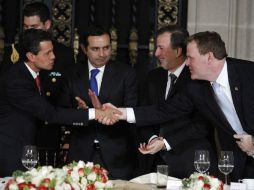John Baird(derecha), canciller canadiense junto a Peña Nieto, Ernesto Cordero y José Antonio Meade. NTX /