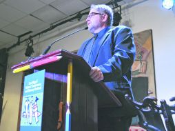 Frontera. Luis Alberto Urrea, de Estados Unidos, durante su conferencia, ayer. PÚLSAR COMUNICACIÓN  /