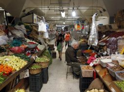 Experto considera que el PAN dejó de invertir en los mercados municipales en sus 18 años en el poder. ARCHIVO /