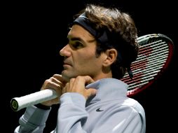 El tenista suizo, Roger Federer, queda eliminado con marcador 6-3 y 7-5. AP /