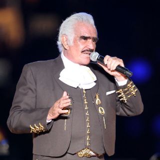 Vicente Fernández celebra años de vida con su gira de despedida
