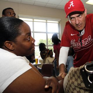 Charlie Sheen hará de las suyas en ''Anger management''