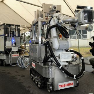 Toshiba presenta un robot para limpiar reactores de Fukushima