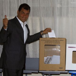 El presidente de Ecuador llama a cuidar transparencia de elecciones