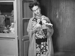 En la imagen, Frida Kahlo usando un huipil típico de Oaxaca. ARCHIVO /