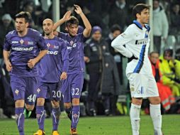 Los jugadores del la Fiorentina celebran la vicotria ante el Inter. EFE /